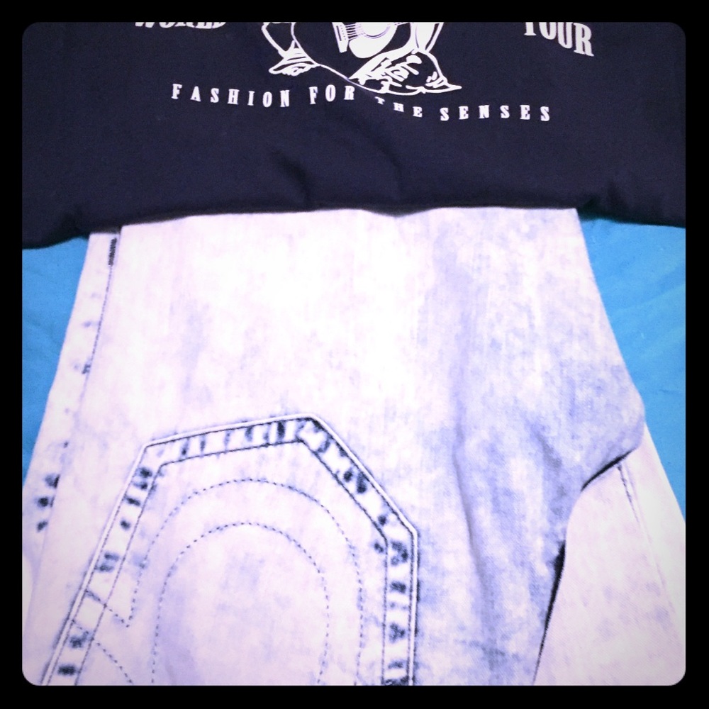 Authentic True Religion - Picture 3 of 3
